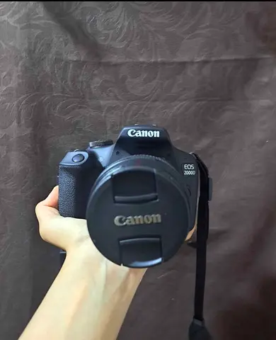 Canon EOS2000D camera