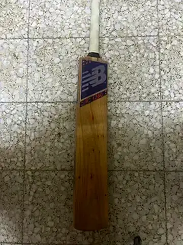 New Balance Cricket Bat - Perfect for Your Game!