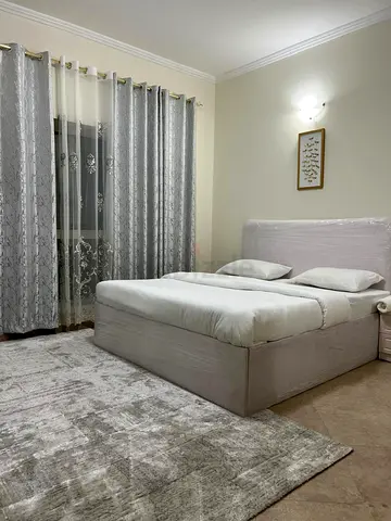 Spacious Room with Balcony, NOT CROWDED near Mall of Emirates