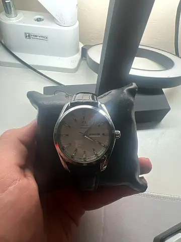 Elegant Silver Mens Watch