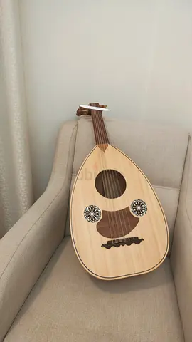 Beautiful and Traditional Oud for Sale
