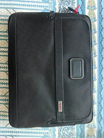 TUMI Alpha 3 Medium Laptop Cover-unwanted gift (Brand new, unused)