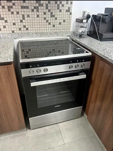 Siemens 4 Burner Electric cooker 60 by 60cm