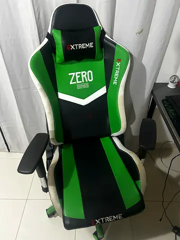 Gaming Chair - Comfortable and Stylish