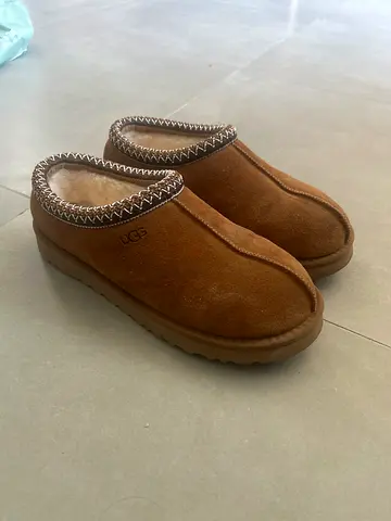 UGG Slippers in great Condition