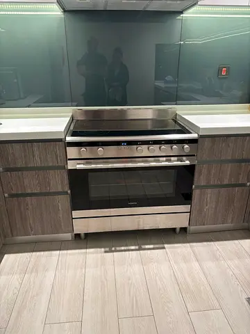 Electric Cooker, 5 Hot plates (Siemens)