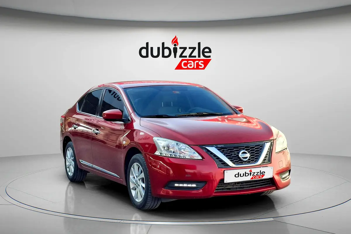 Nissan Sentra 2019 — photo 1 of 12