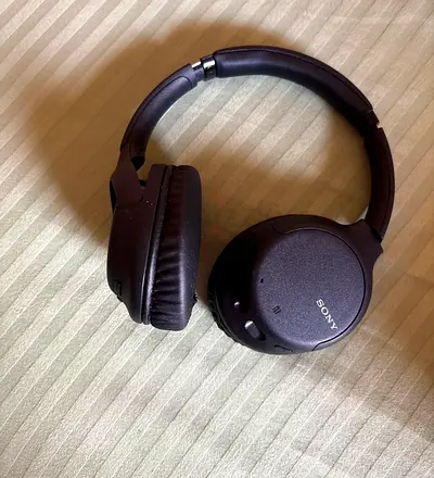 Gently Used Sony Noise Cancelling Headphones