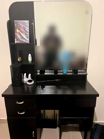 Elegant Black Dressing Table with Mirror