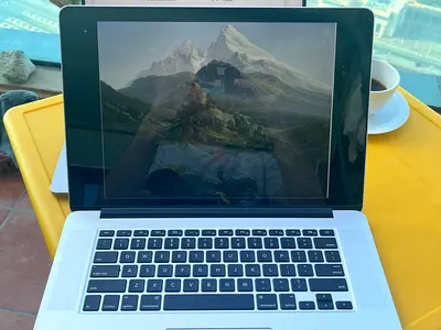 Mac pro Retina 15 inch Mid 2015