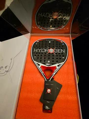 Heroes Rowan 18k Padel Racket 2024