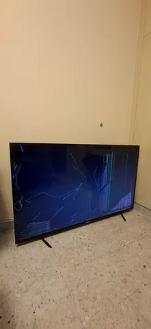 Damaged QLED 65 inch TV for Parts or Repair ( SLIGHTLY NEGOTIABLE)