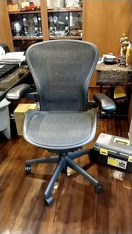 classic Herman miller Aeron size B  C available