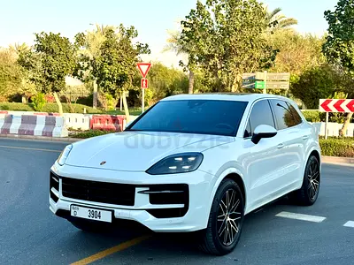 Under warranty + service Porsche cayenne GCC specifications 2024 model