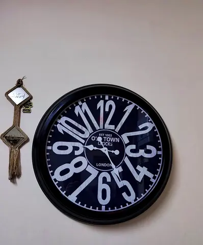 Classic Wall Clock with Bold Numbers