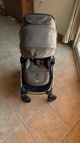 Gently Used Stroller in Great Condition (Mama’s  Papas brand)