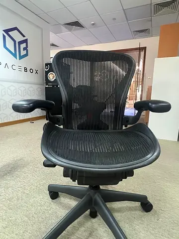 Herman miller Aeron size B fully loaded