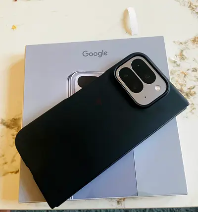 Google Pixel Phone with Original Box  Case