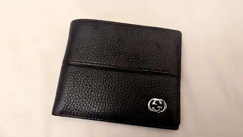 Gucci Black Wallet - Stylish and Compact