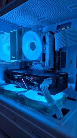 High-Performance Gaming PC with RTX Graphics Card