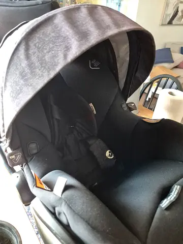 Maxi cosi Safe and Comfortable Infant Car Seat