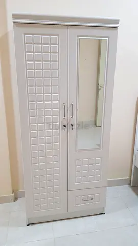 Selling brand new 2 door cabinet