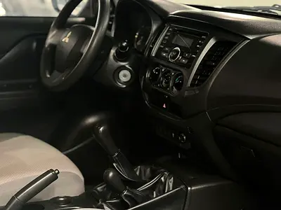 Mitsubishi L200 2021