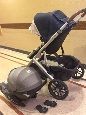 Uppababy Vista stroller with Cybex Cloud Z car seat
