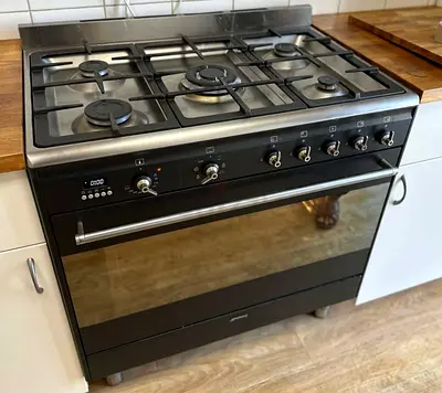 Smeg New Model Top Gas Oven Electric 90cm