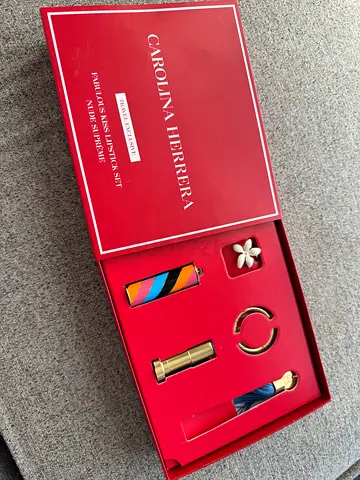 Carolina herreira lipstick