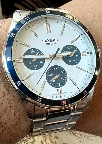 Stylish Mens Sports Watch in Excellent Condition