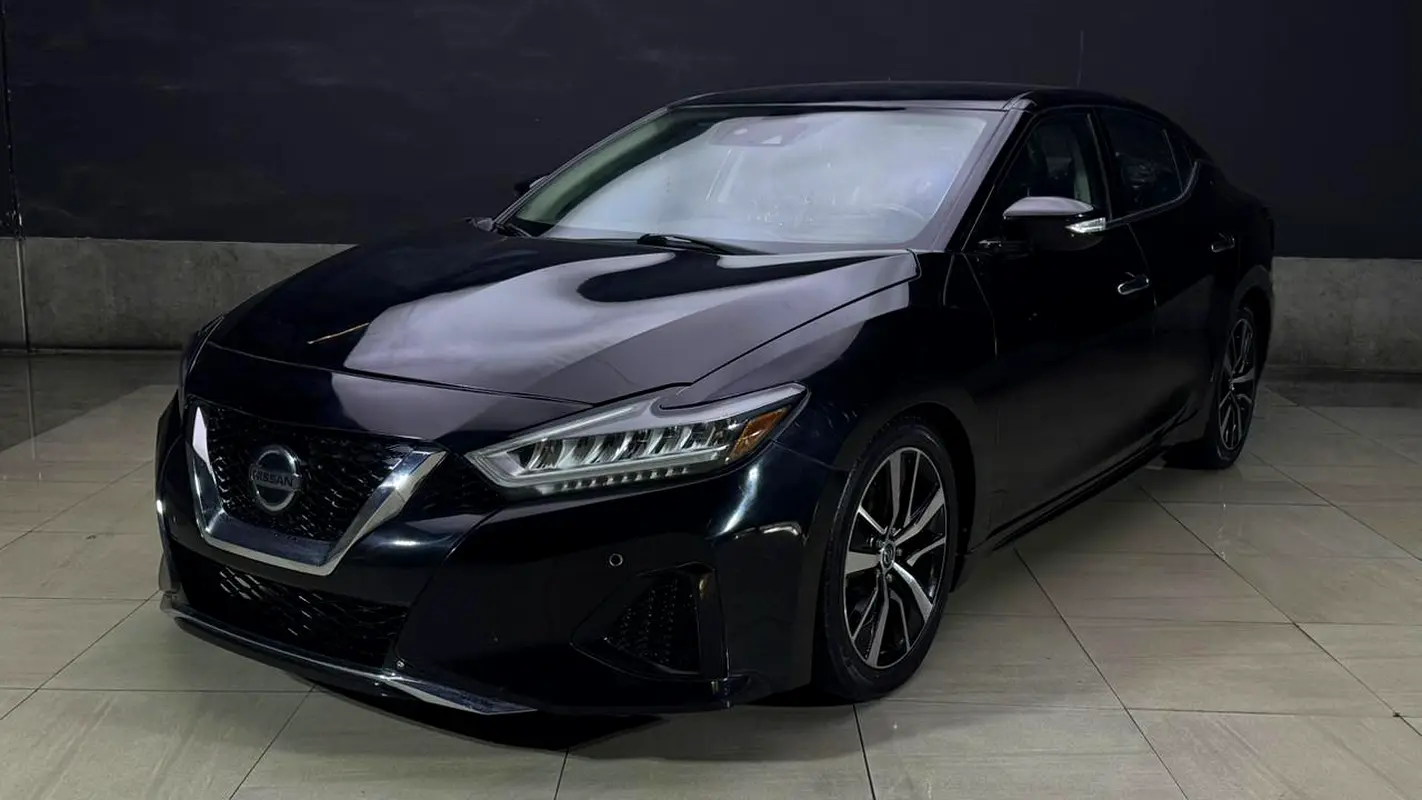 Nissan Maxima 2021 — photo 1 of 17
