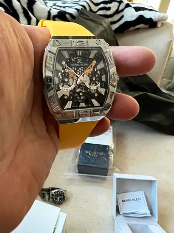 Stylish Mens Sport Watch- Daniel Klein