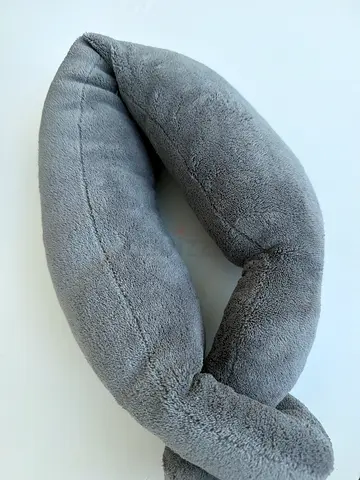 Vibrating neck massager travel pillow