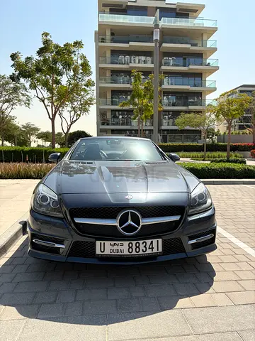 SLK 200 Carbon Edition | Excellent Condition | Driven by Lady (Accident Free)