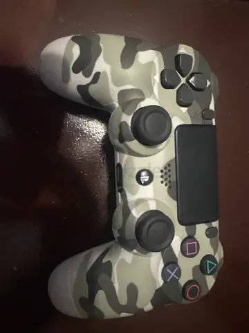 PS4 controller