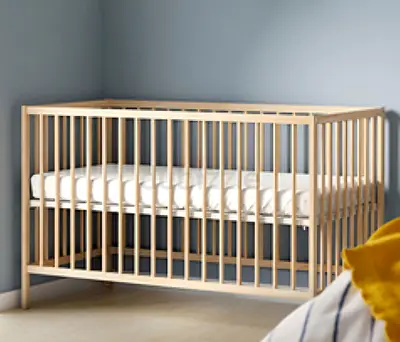 Modern Wooden Crib with mattress - سرير اطفال مع المرتبة