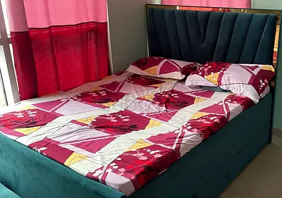 Stylish Modern Bed with Comfortable Mattress