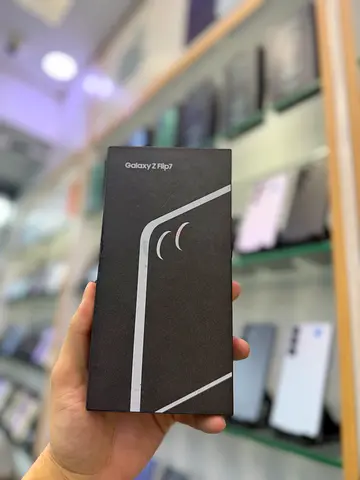 Samsung Galaxy Z Flip 7 Brand New Box
