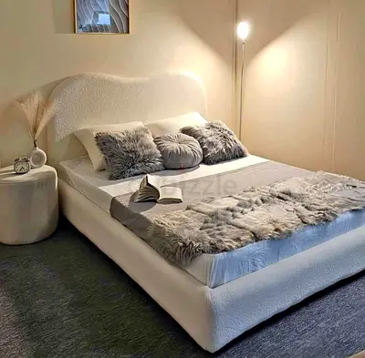 Brand New Luxury King Size Fully Customisable Bedframe in Cat Fabric,Hydraulic Storage Can be alled