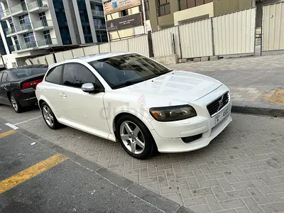 Volvo C30 2.4L – 2009 | Sporty | Daily Driving | Excellent condition