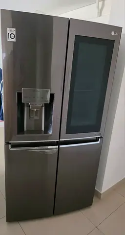 LG instaview 4 door refrigerator ice maker with water dispenser