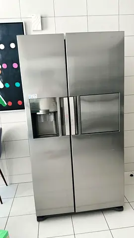 samsung latest model side by side refrigerators with water depanser and ice maker also mini bar