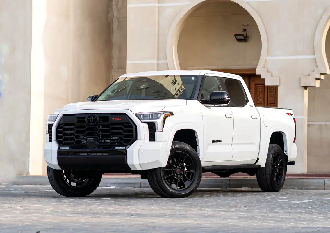 Toyota Tundra 2024 — photo 1 of 19