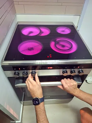 Siemens latest model 4 hubs 60x60cm electric ceramic cooker