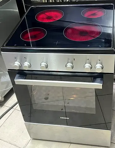 Siemens New Model Electric Ceramic Stove 4 Burners Oven with Fan 60×60cm Mint Condition