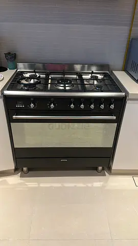 Latest Smeg Top 5 Burner Gas Down Oven Electric Cooker Range Size 90cm Black Edition