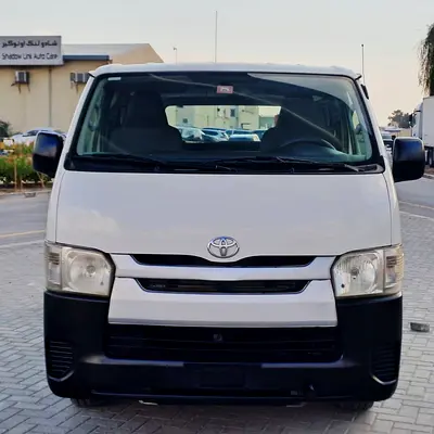 2015 Toyota HIACE — фото 3