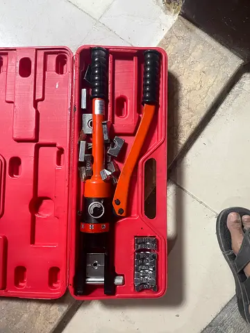 Heavy-Duty Hydraulic Crimping Tool Set with Case