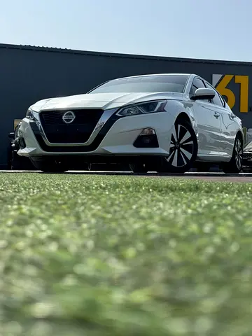 Nissan Altima SV 2020 | Stylish  Fuel Efficient